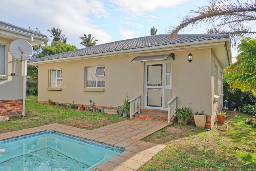 6 Bedroom Property for Sale in Kidds Beach Eastern Cape